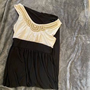 Blank and white dress